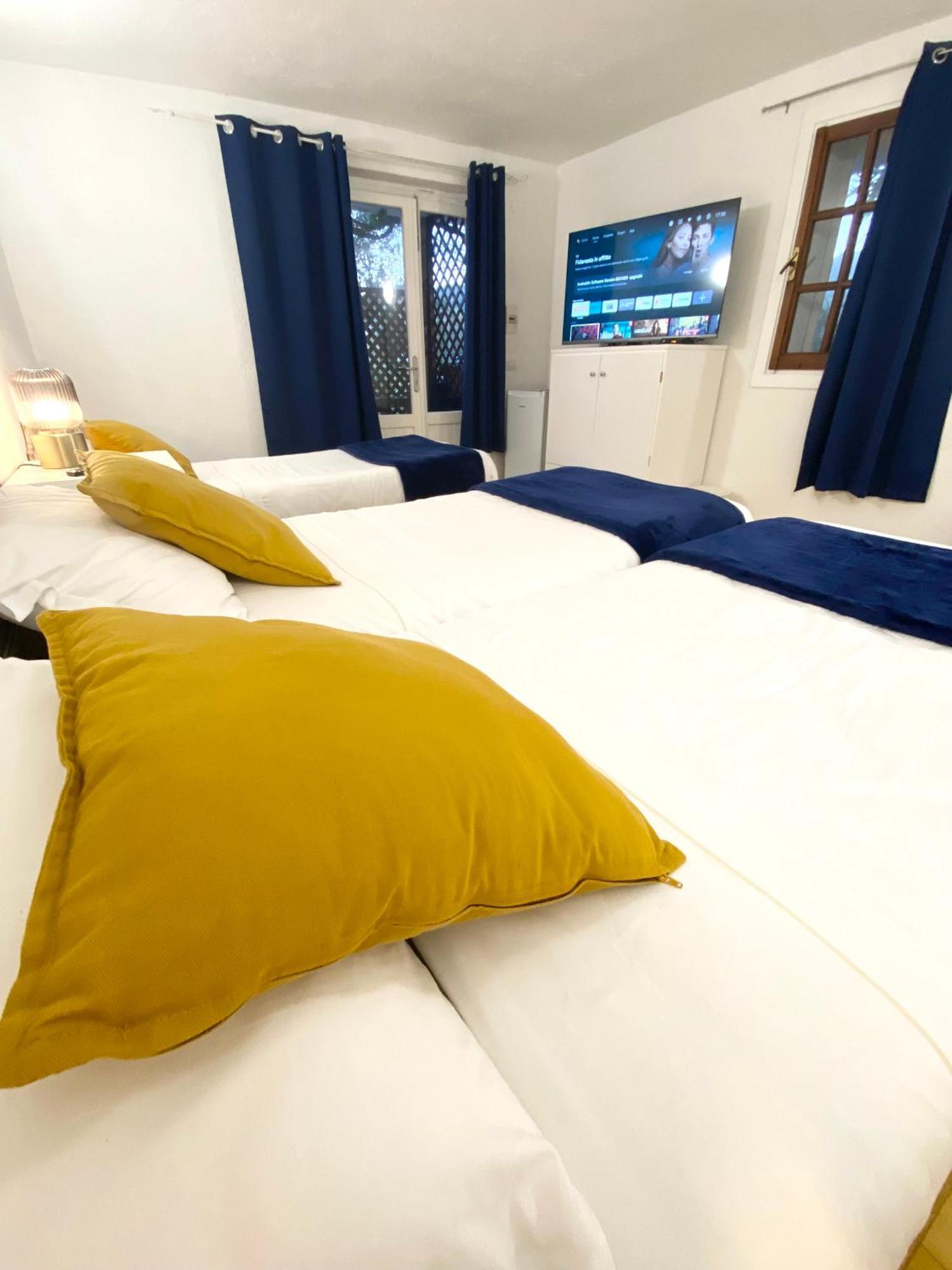 Cala Reale Rooms Marinella Marinella  Eksteriør bilde