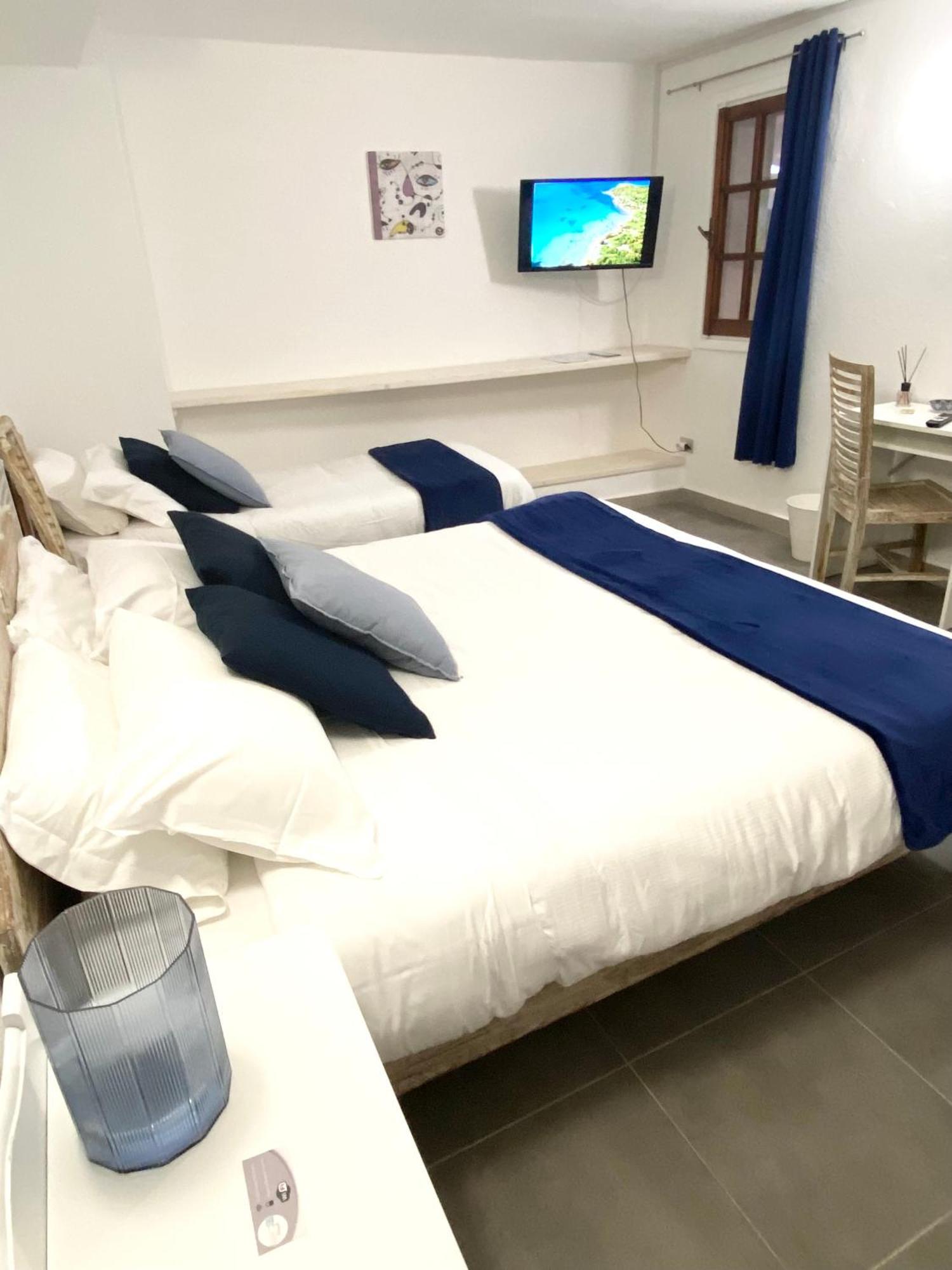Cala Reale Rooms Marinella Marinella  Eksteriør bilde